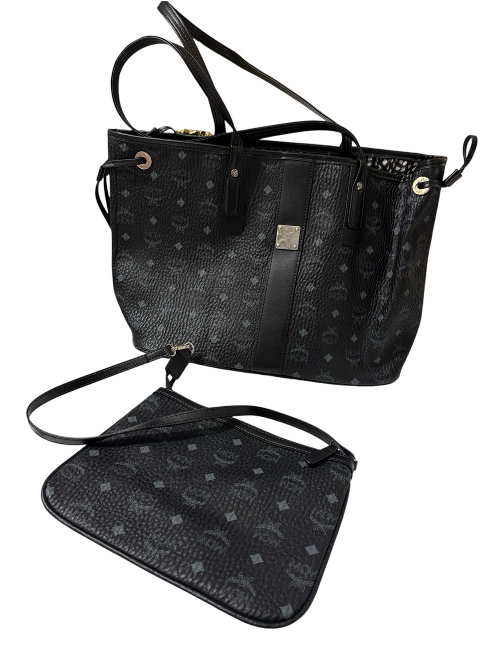 MCM tote bag Visetos Reversible Shopper with matching pouch. Brand new / dustbag